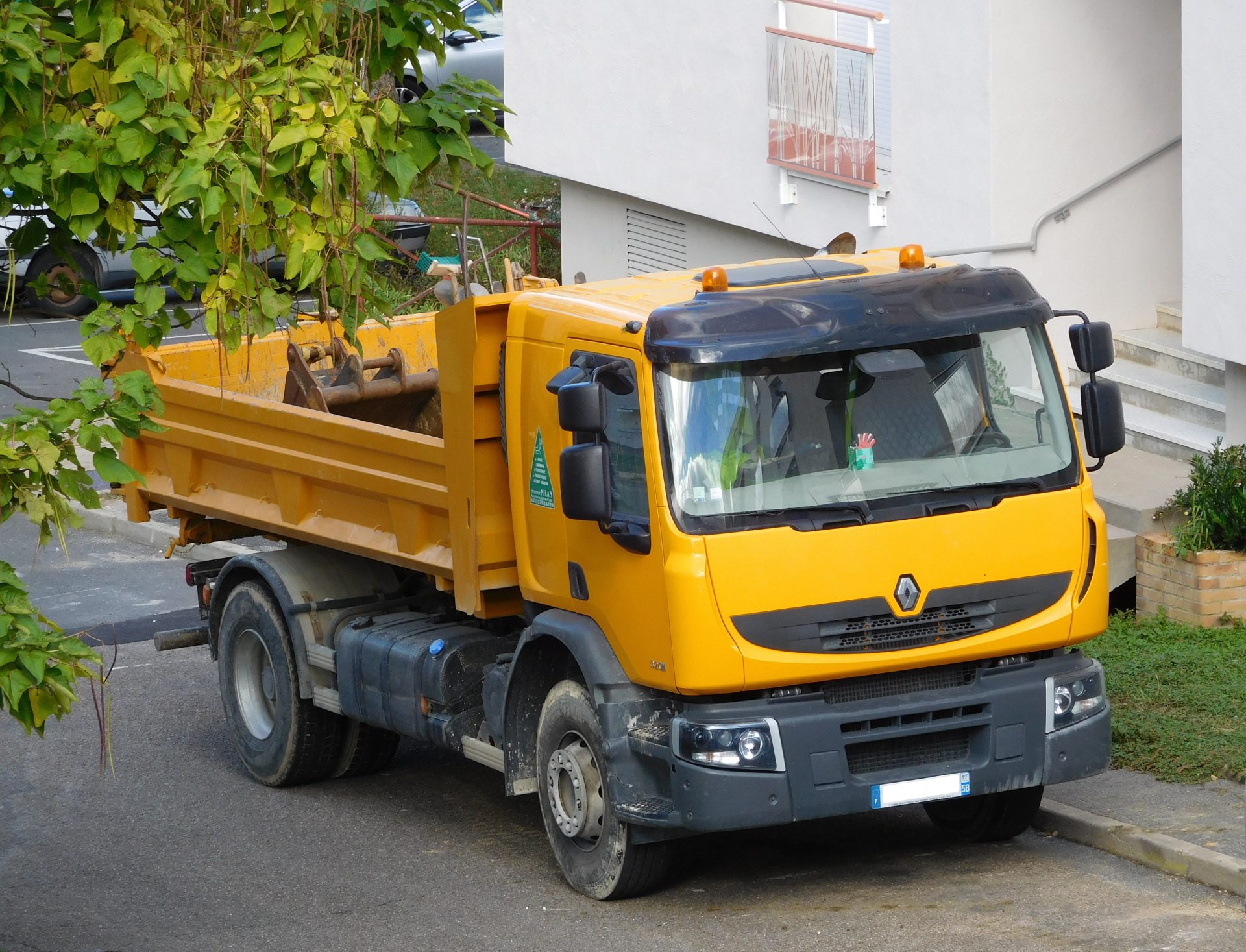 camion benne pour les travaux