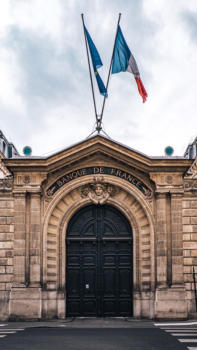 photo by samuel regan asante batiment banque de france